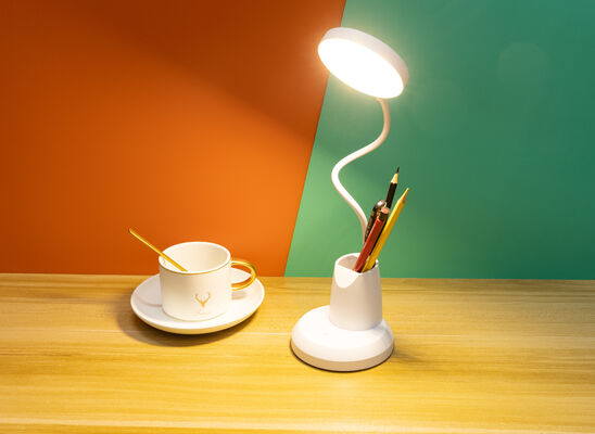 نگهدارنده قلم ساده مدرن چراغ رومیزی LED شارژی پلاگین محافظت از چشم چراغ مطالعه خوابگاه کالج چراغ مطالعه لمسی