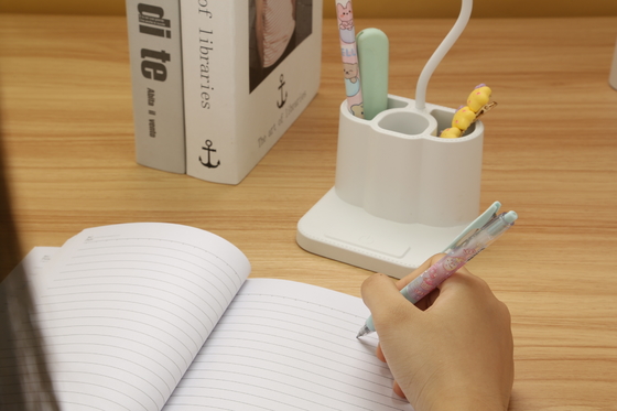 چراغ رومیزی طراحی شده LED هوشمند