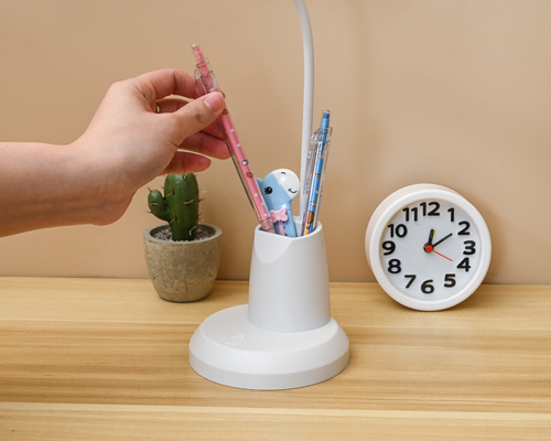 هر سطحی روشنایی لیتیم باتری شارژ پذیر LED Pen Hold Table Lamp