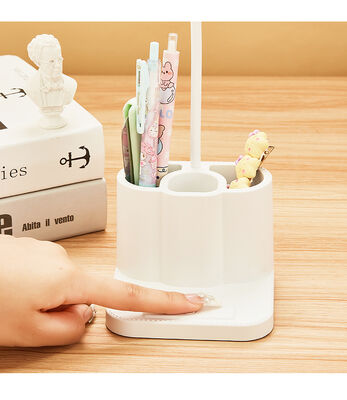 چراغ رومیزی با وزن ناخالص 27 کیلوگرم، ایده‌آل برای محیط‌های خواب با نورپردازی مناسب و ساختار بادوام