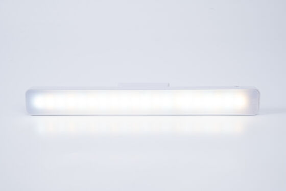 لامپ مغناطیسی گواهینامه FCC CE لامپ خواندن انرژی با پایه مغناطیسی و زاویه های قابل تنظیم روشنایی مناسب برای جلسات طولانی مدت خواندن