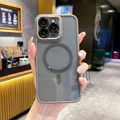 قاب مغناطیسی نیمه شفاف ضد ضربه آیفون ۱۷